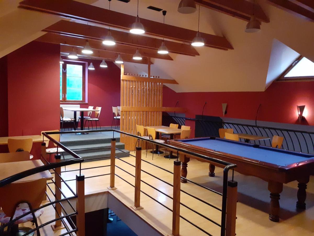 טרצ'ובה Hotel Gold מראה חיצוני תמונה