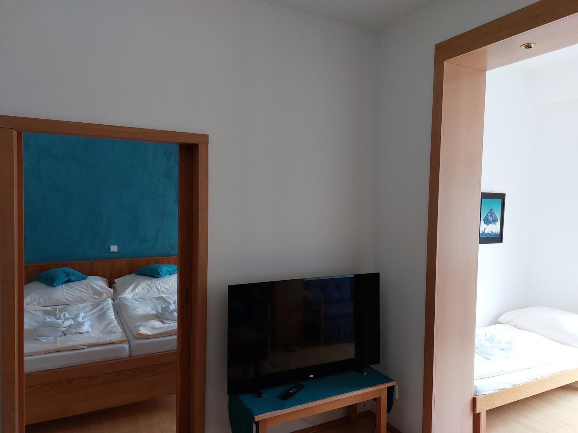 טרצ'ובה Hotel Gold מראה חיצוני תמונה