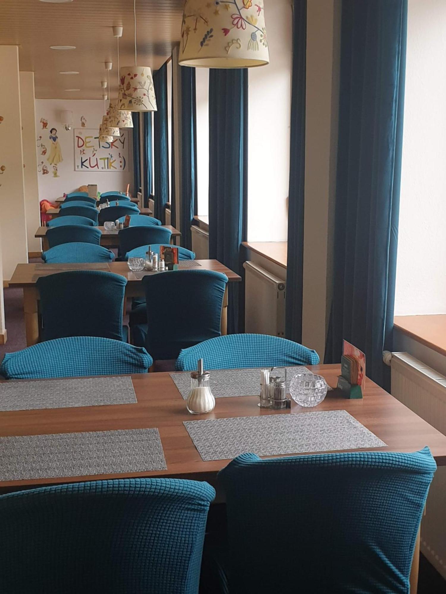 טרצ'ובה Hotel Gold מראה חיצוני תמונה