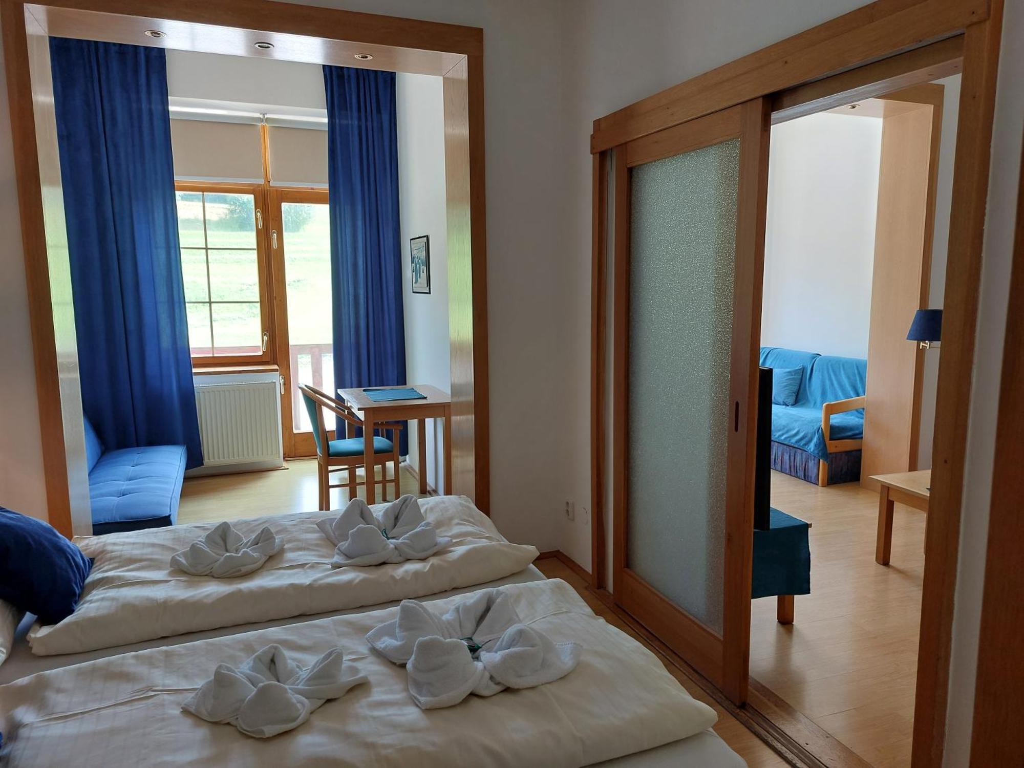 טרצ'ובה Hotel Gold מראה חיצוני תמונה