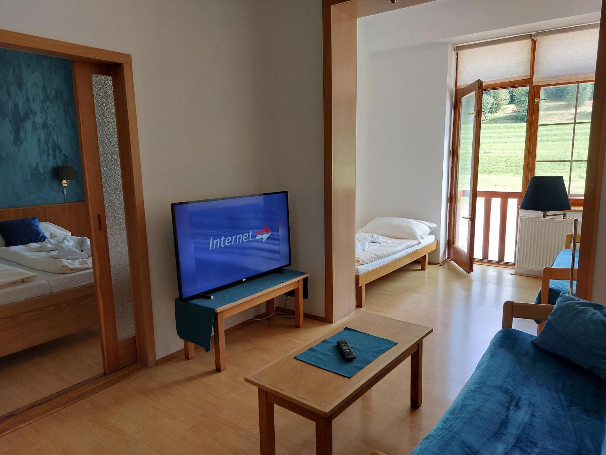 טרצ'ובה Hotel Gold מראה חיצוני תמונה