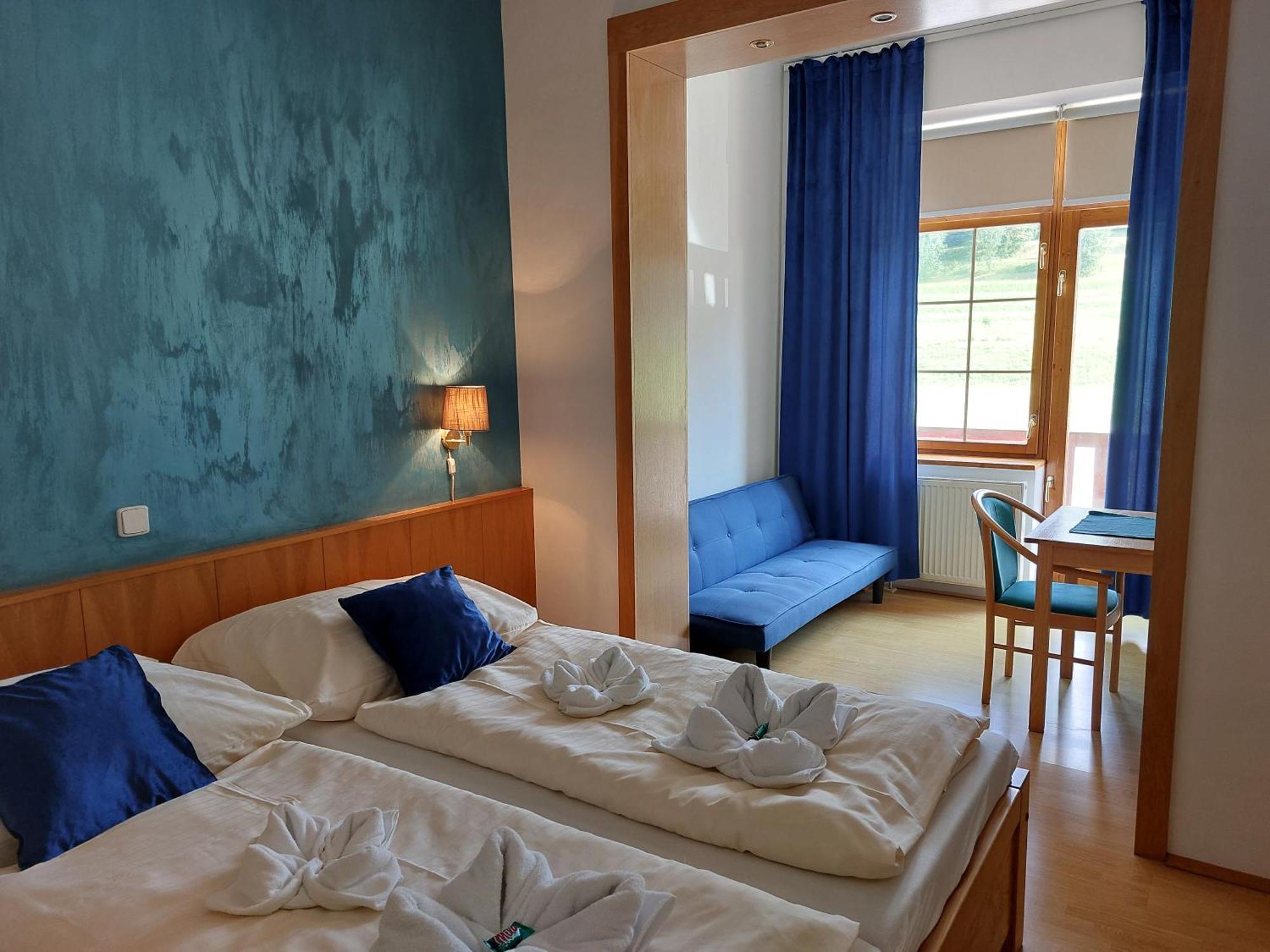 טרצ'ובה Hotel Gold מראה חיצוני תמונה