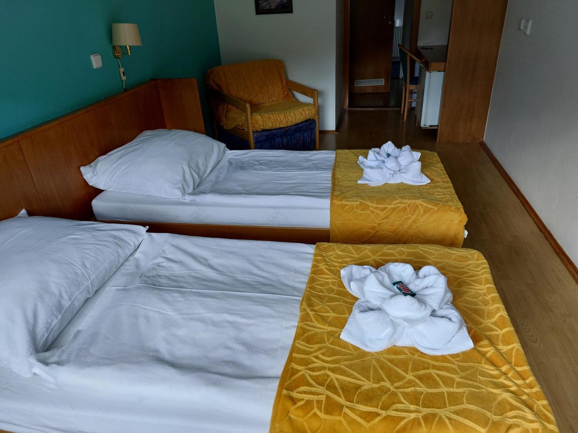 טרצ'ובה Hotel Gold מראה חיצוני תמונה