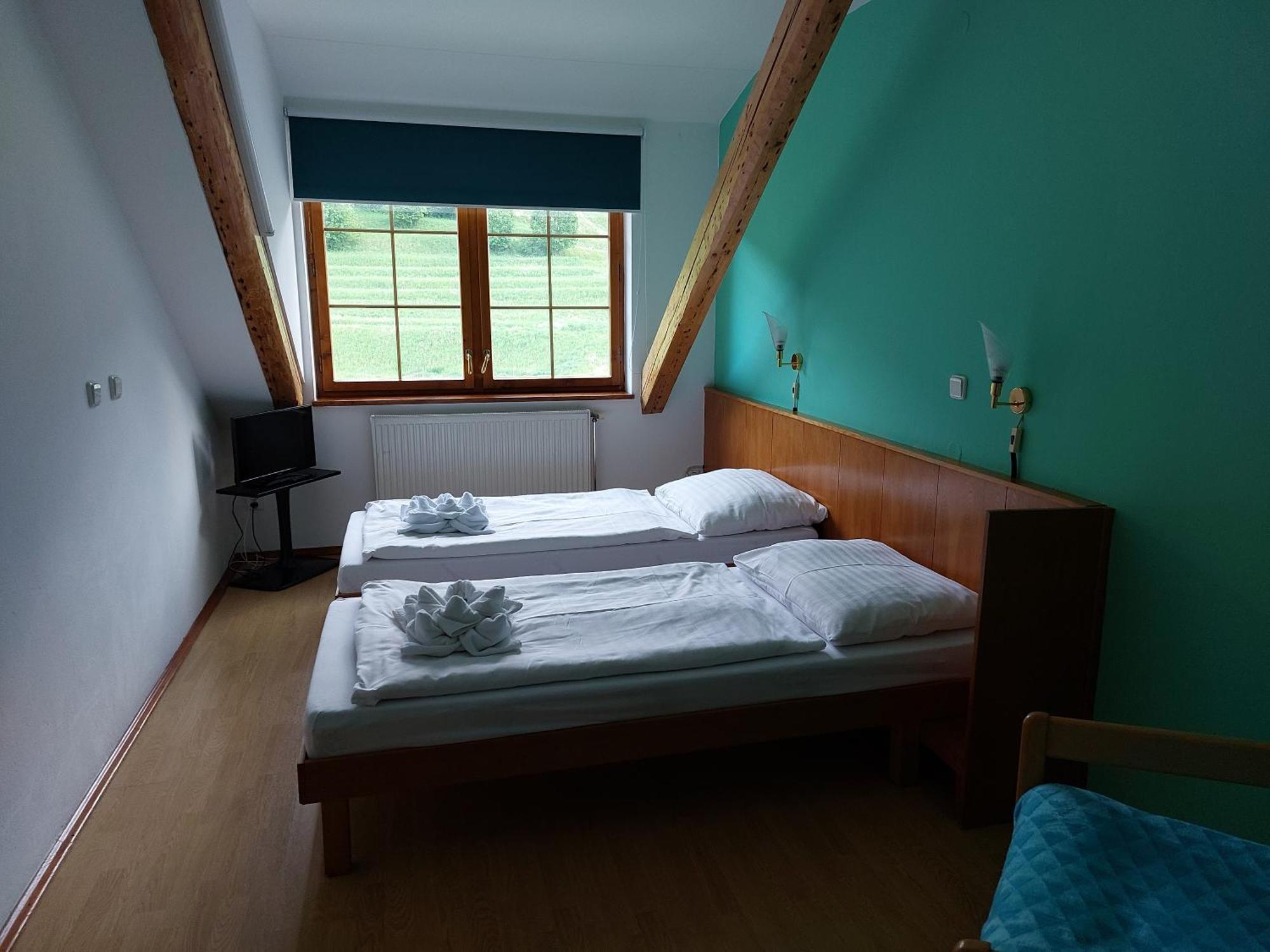 טרצ'ובה Hotel Gold מראה חיצוני תמונה
