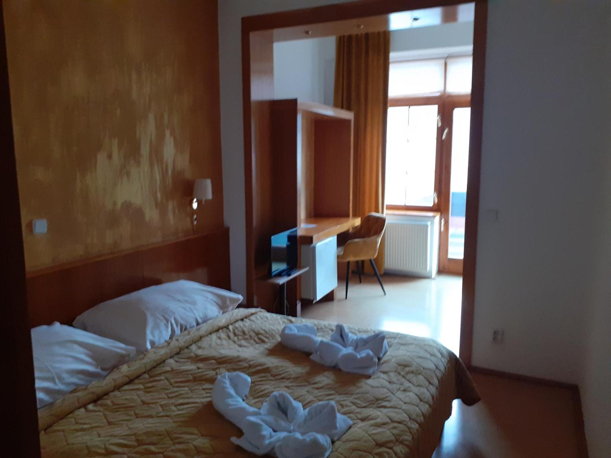 טרצ'ובה Hotel Gold חדר תמונה